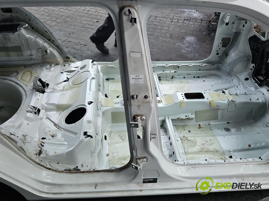 Skoda Fabia III 2014- 1.0 mpi 75 hp manual 55 kW 999 cm3 5- práh pravý  (Ostatní)