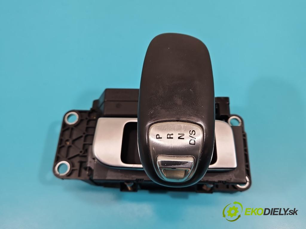 Audi A8 D4 2009-2017 3.0 V6 tdi 250 HP automatic 184 kW 2967 cm3 4- Páka: Změny: stupeň,rýchlosť 4H1927731A (Rýchlostná páka (kulisa))