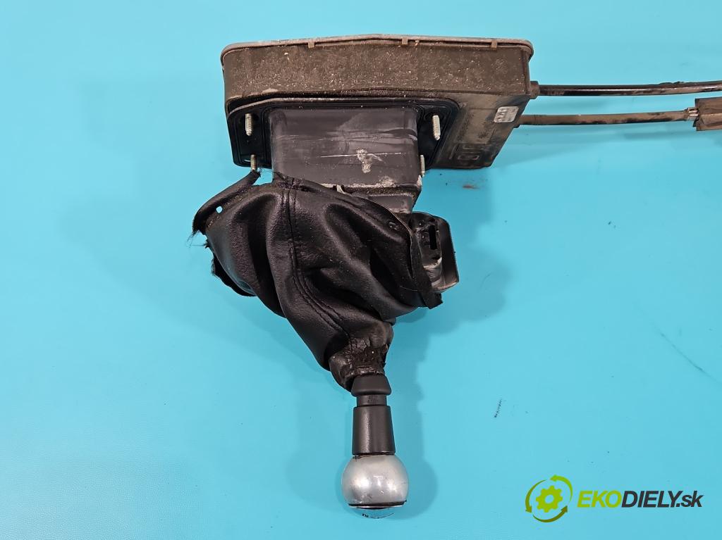 Peugeot 407 1,8.0 16V 116 HP manual 85 kW 1749 cm3 4- Páka: Změny: stupeň,rýchlosť  (Rýchlostné páky / kulisy)