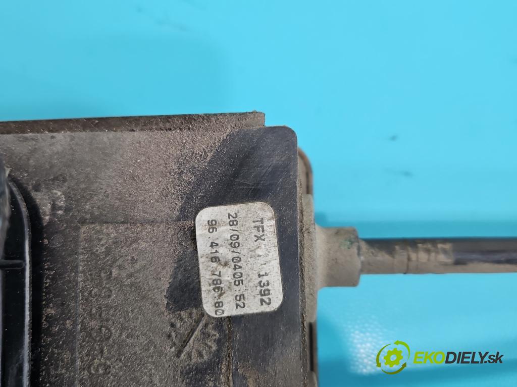 Peugeot 407 1,8.0 16V 116 HP manual 85 kW 1749 cm3 4- Páka: Změny: stupeň,rýchlosť  (Rýchlostné páky / kulisy)