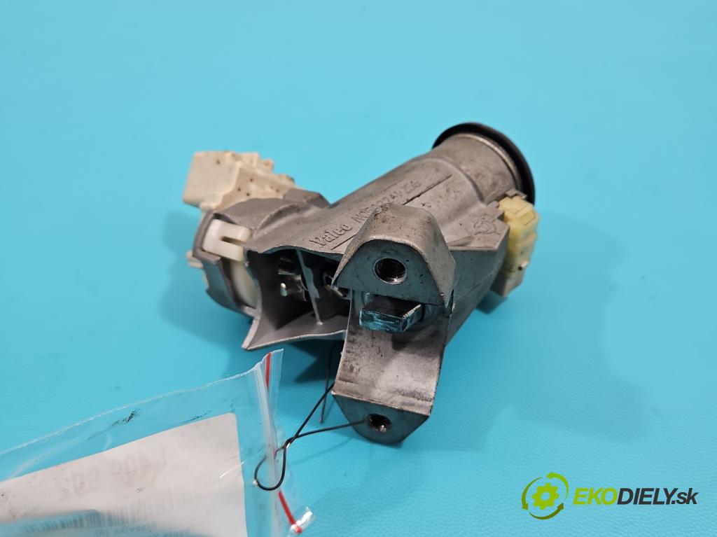 Toyota Yaris II 2005-2011 1.3 vvti 87 HP manual 64 kW 1298 cm3 5- Spínačka  (Spínacie skrinky a kľúče)