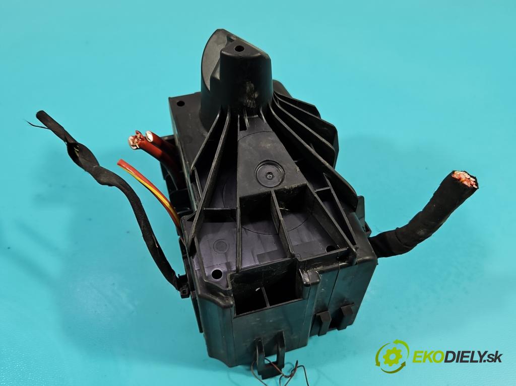 Skoda Fabia III 2014- 1.0 mpi 75 hp manual 55 kW 999 cm3 5- skříňka pojistková 6C0907361F (Pojistkové skříňky)