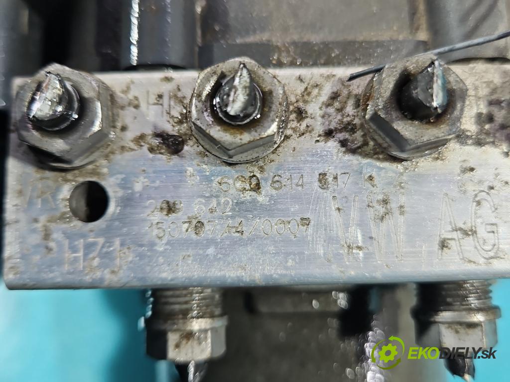 Skoda Fabia III 2014- 1.0 mpi 75 HP manual 55 kW 999 cm3 5- čerpadlo abs 6C0614517K (Pumpy ABS)