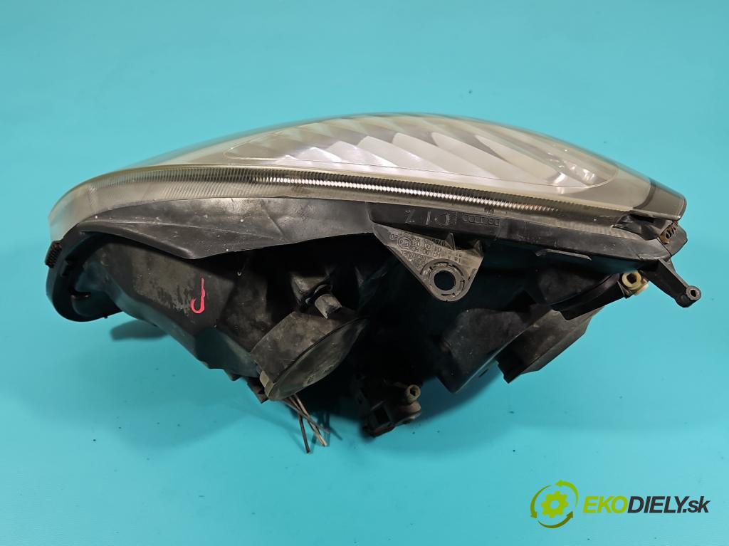 Renault Clio II 1998-2012 1.5 dci 82 HP manual 60 kW 1461 cm3 5- Reflektor: pravý  (Pravé)