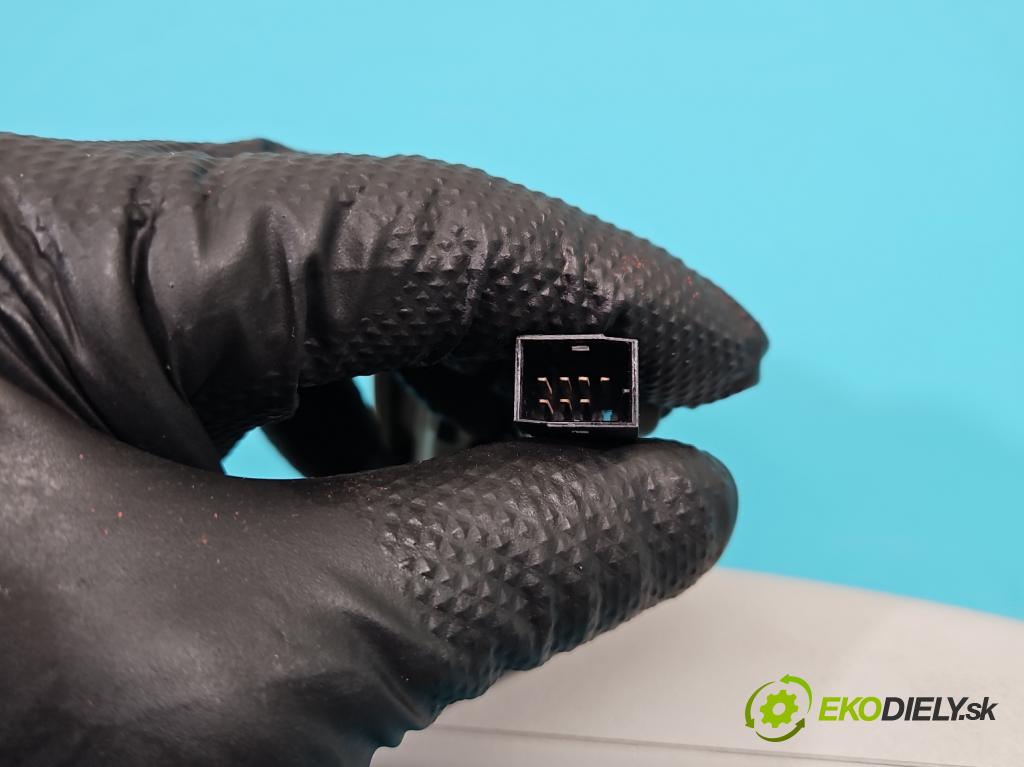 Audi A8 D4 2009-2017 3.0 V6 tdi 250 hp automatic 184 kW 2967 cm3 4- zpětné zrcátko vnitřní 8R0857511B (Světla vnitřní)