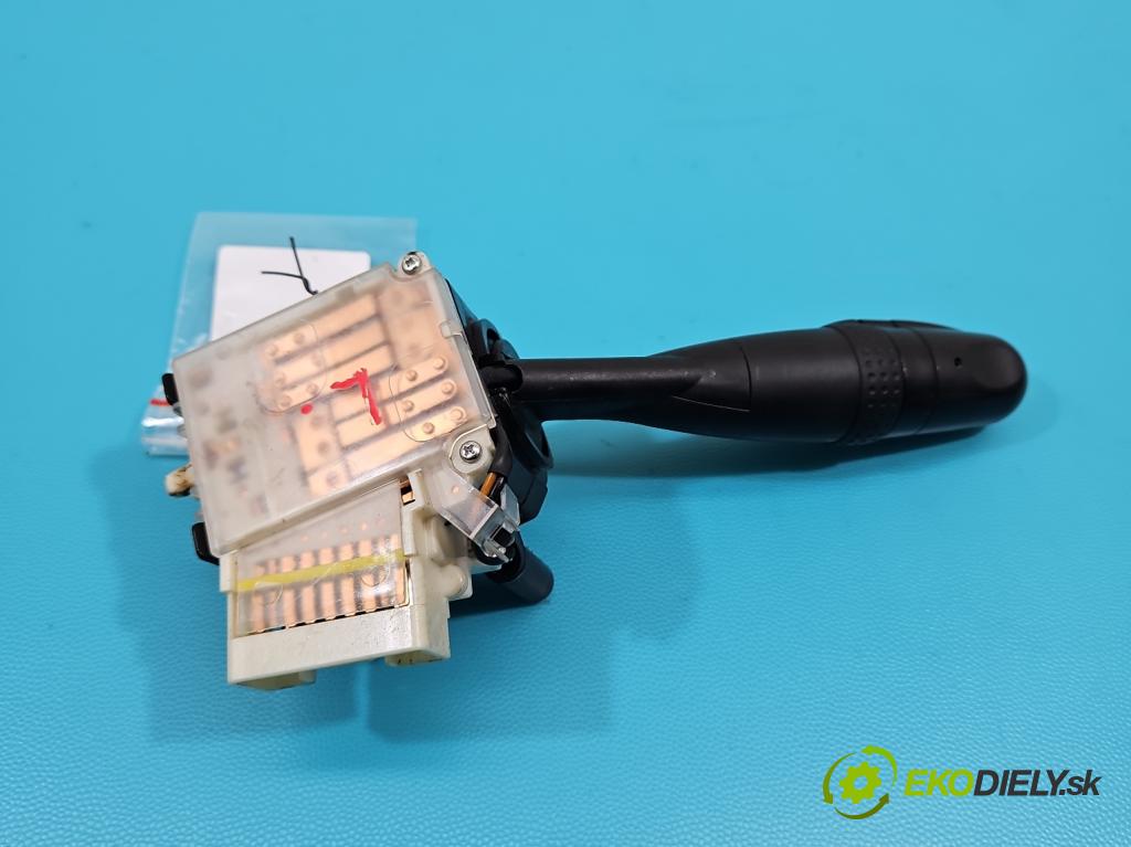 Suzuki Grand Vitara II 2005-2014 2.0 16V 140 hp manual 103 kW 1995 cm3 5- Přepínač blinkry: 173744 (Ovládaní topení a přepínače)