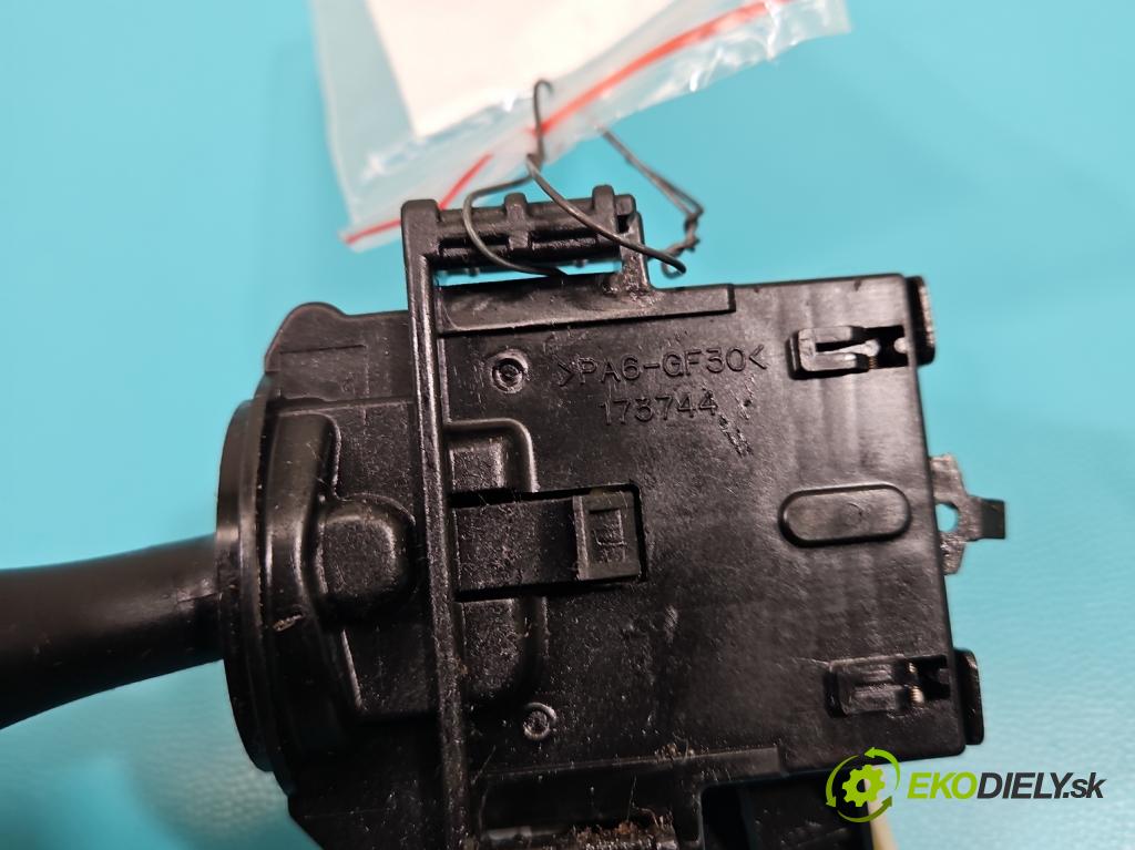 Suzuki Grand Vitara II 2005-2014 2.0 16V 140 hp manual 103 kW 1995 cm3 5- Přepínač blinkry: 173744 (Ovládaní topení a přepínače)