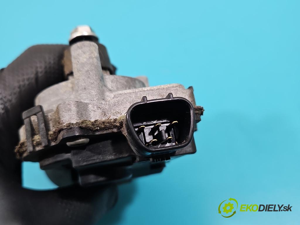 Suzuki Grand Vitara II 2005-2014 2.0 16V 140 hp manual 103 kW 1995 cm3 5- motor stěračů přední 38110-65J00