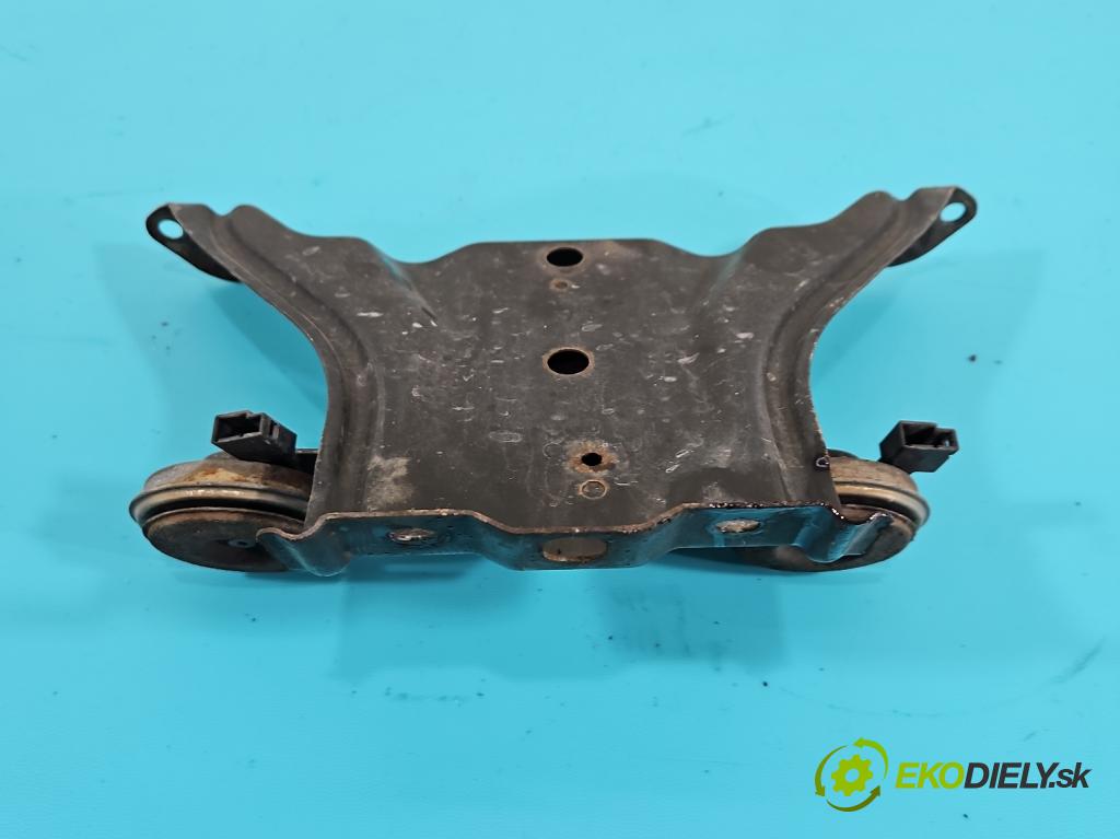 Suzuki Grand Vitara II 2005-2014 2.0 16V 140 hp manual 103 kW 1995 cm3 5- stěna přední  (Výztuhy přední)