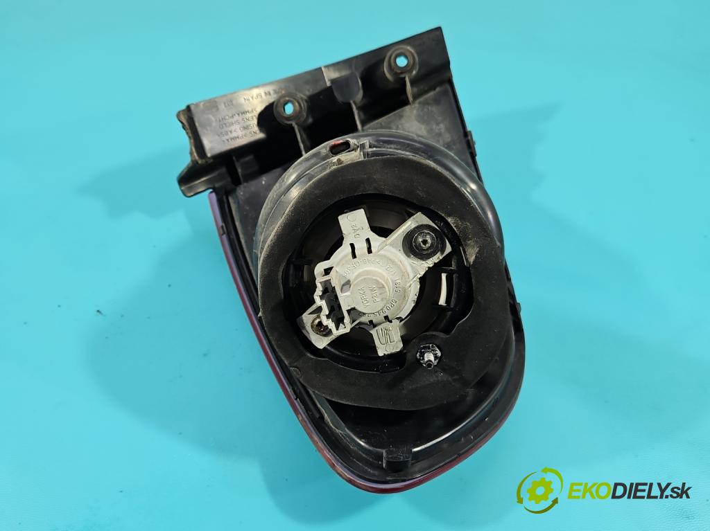 Seat Altea 2.0 tdi 140 hp manual 103 kW 1968 cm3 5- světlo zadní pravé 5P0945096D (Klika dveří ostatní)