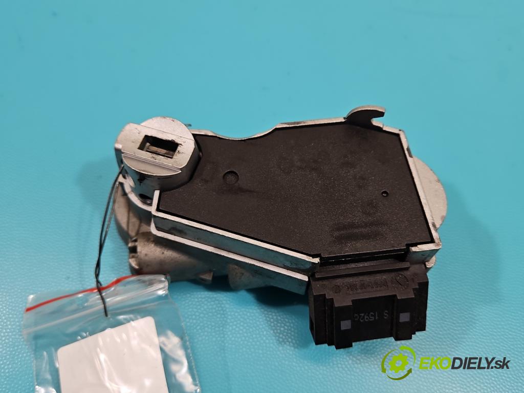 Mercedes Sprinter II 906 2006-  2,2.0 CDI 129 HP manual 95 kW 2143 cm3 5- Blokáda: řízení: A0375456132 (Ostatné)