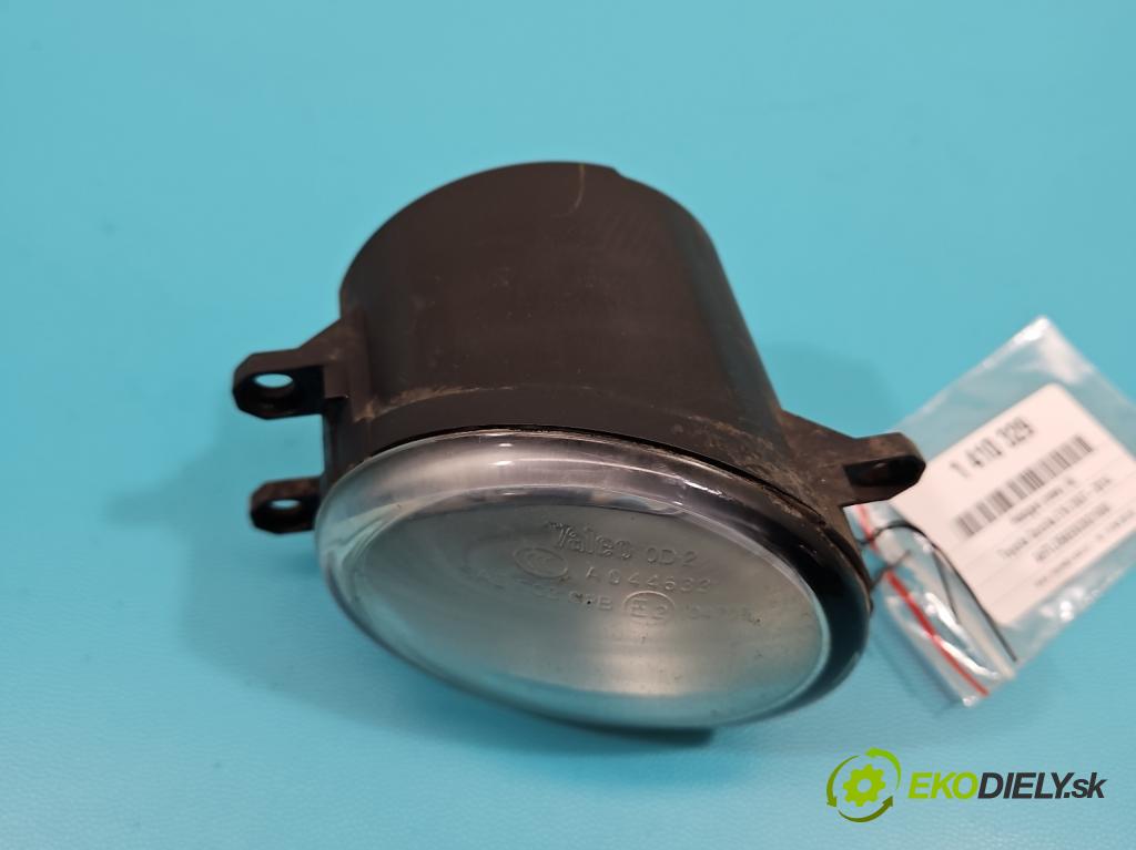 Toyota Corolla E15 2007-2014 1.4 D4D 90 hp manual 66 kW 1364 cm3 4- Halogen pravý 81210-0D041 (Ostatné)