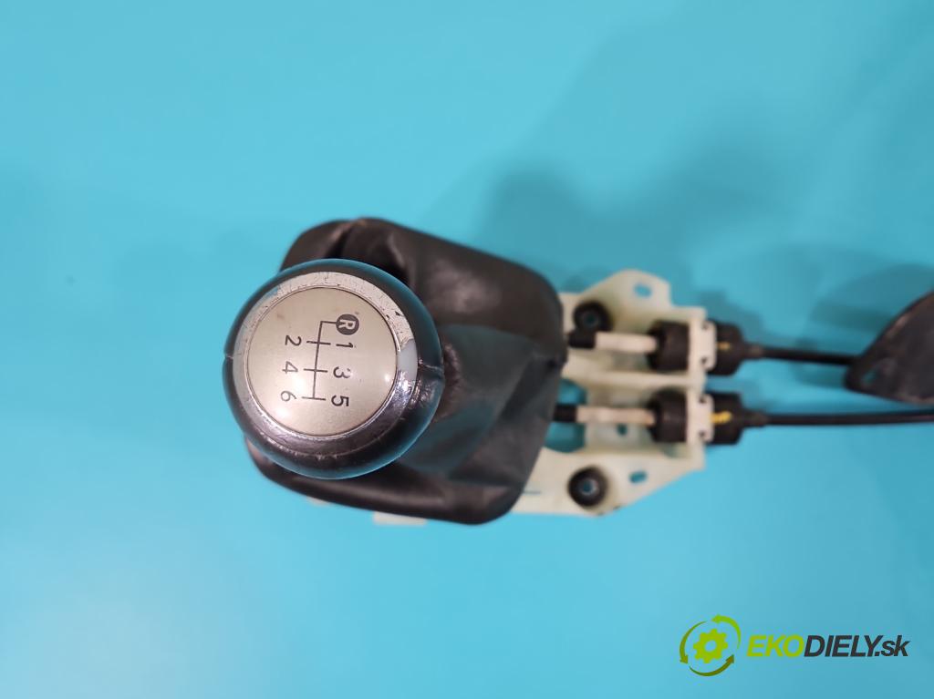 Toyota Corolla E15 2007-2014 1.4 D4D 90 HP manual 66 kW 1364 cm3 4- Páka: Změny: stupeň,rýchlosť  (Rýchlostná páka (kulisa))