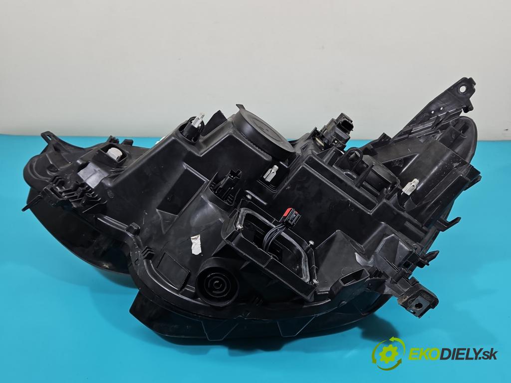 Renault Megane IV 2016-2024 1.2 Tce 132  HP manual 97 kW 1197 cm3 5- Reflektor: pravý 260100141R (Pravé)