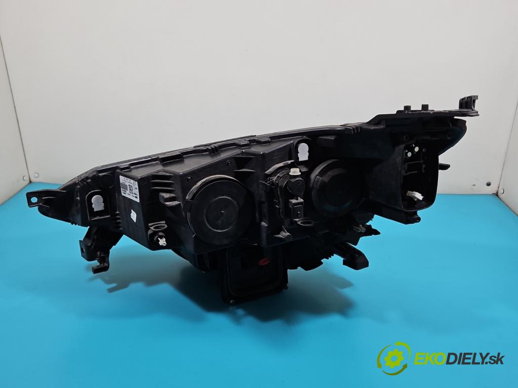 Renault Megane IV 2016-2024 1.2 Tce 132  HP manual 97 kW 1197 cm3 5- Reflektor: pravý 260100141R (Pravé)