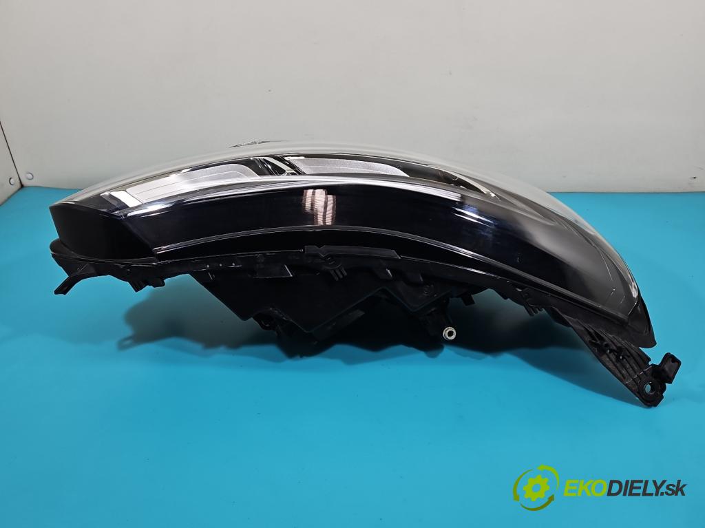 Renault Megane IV 2016-2024 1.2 Tce 132  HP manual 97 kW 1197 cm3 5- Reflektor: pravý 260100141R (Pravé)