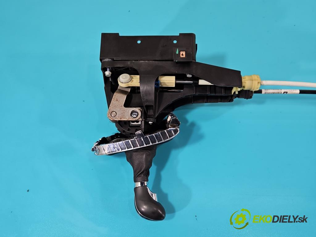 Opel Astra IV 2009-2015 1.4 T 140 HP manual 103 kW 1362 cm3 5- Páka: Změny: stupeň,rýchlosť 55577540 (Rýchlostné páky / kulisy)