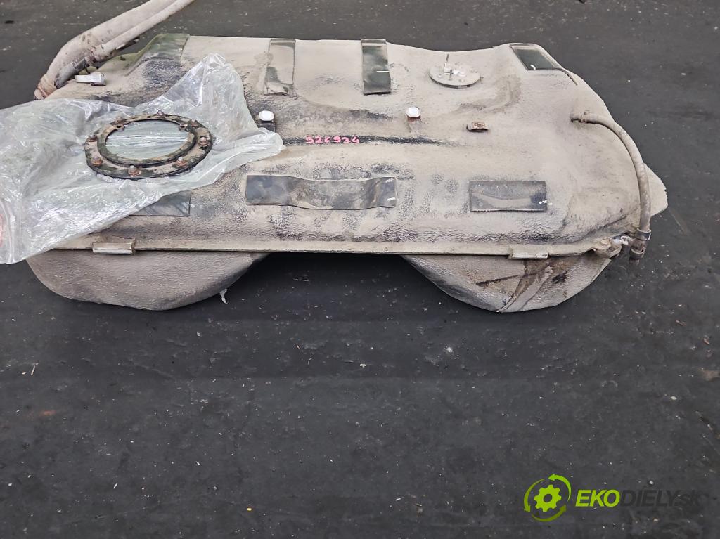 Suzuki Grand Vitara II 2005-2014 2.0 16V 140 hp manual 103 kW 1995 cm3 5- Nádrž: paliva  (Nádrže)