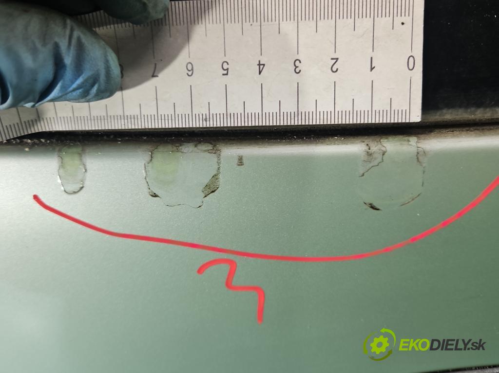 Toyota Starlet 1.3 16v 75 hp manual 55 kW 1332 cm3 5- zadní kufrové dveře  (Zadní kapoty)