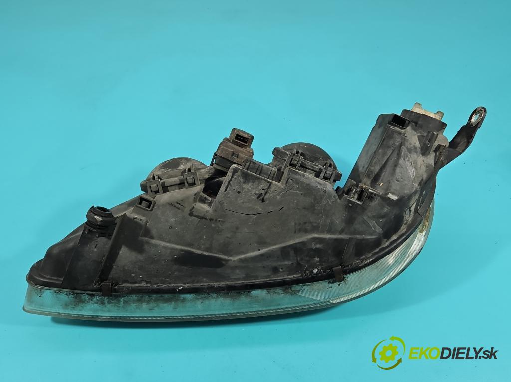 Peugeot 406 2.1 TD 109 HP manual 80 kW 2088 cm3 5- Reflektor: pravý 9616251280 (Pravé)