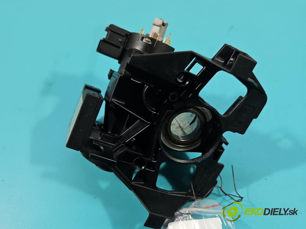 Suzuki Wagon R+ 1.3 76 HP manual 56 kW 1298 cm3 5- Spínačka  (Spínacie skrinky a kľúče)