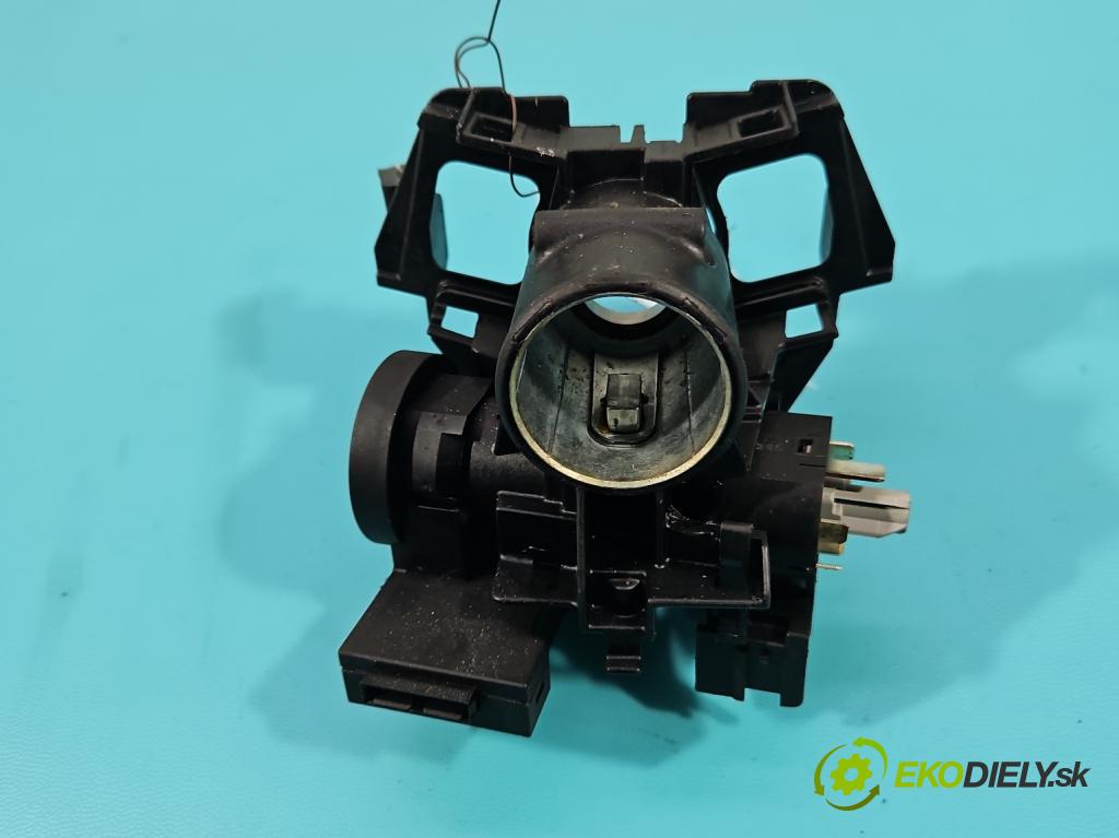 Suzuki Wagon R+ 1.3 76 HP manual 56 kW 1298 cm3 5- Spínačka  (Spínacie skrinky a kľúče)