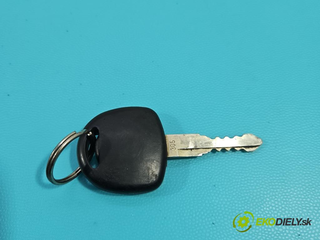 Suzuki Wagon R+ 1.3 76 HP manual 56 kW 1298 cm3 5- Spínačka  (Spínacie skrinky a kľúče)