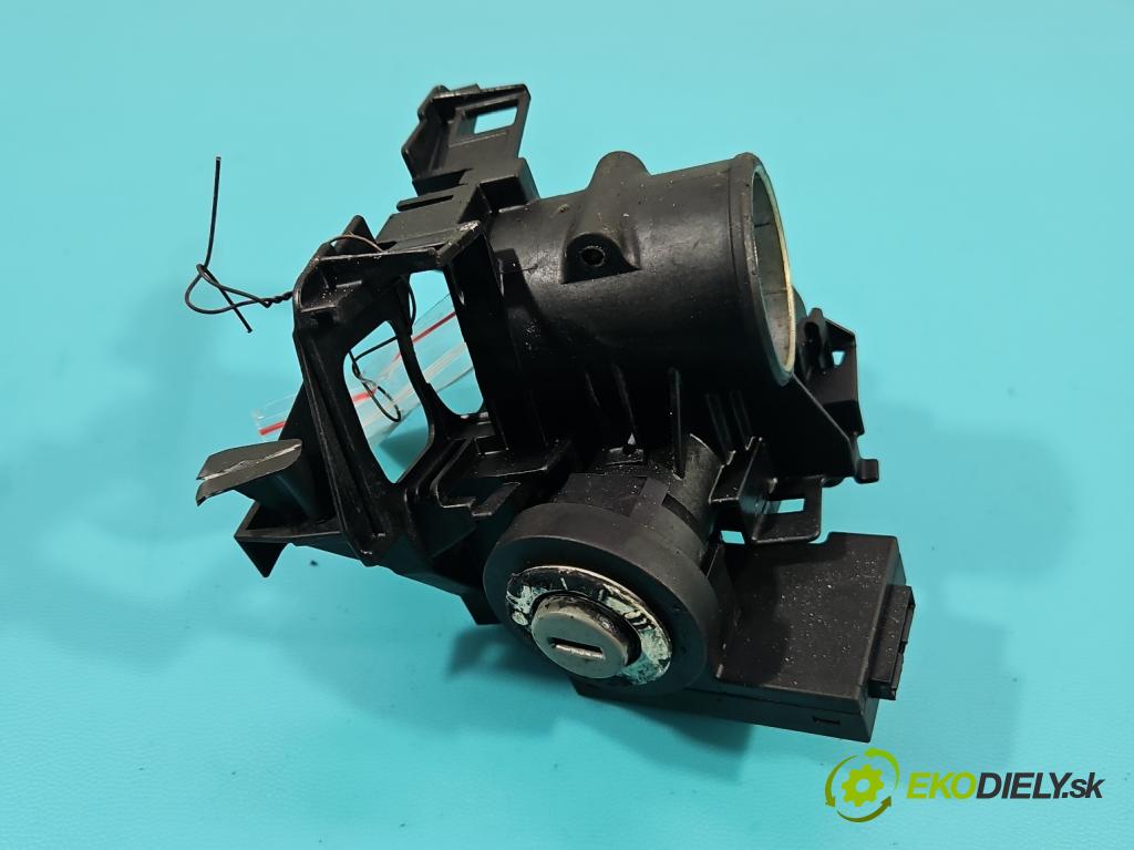 Suzuki Wagon R+ 1.3 76 HP manual 56 kW 1298 cm3 5- Spínačka  (Spínacie skrinky a kľúče)