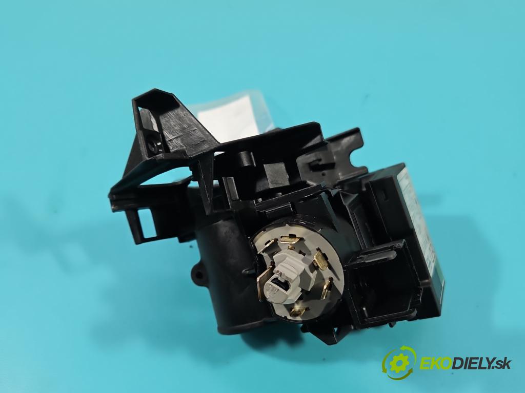 Suzuki Wagon R+ 1.3 76 HP manual 56 kW 1298 cm3 5- Spínačka  (Spínacie skrinky a kľúče)