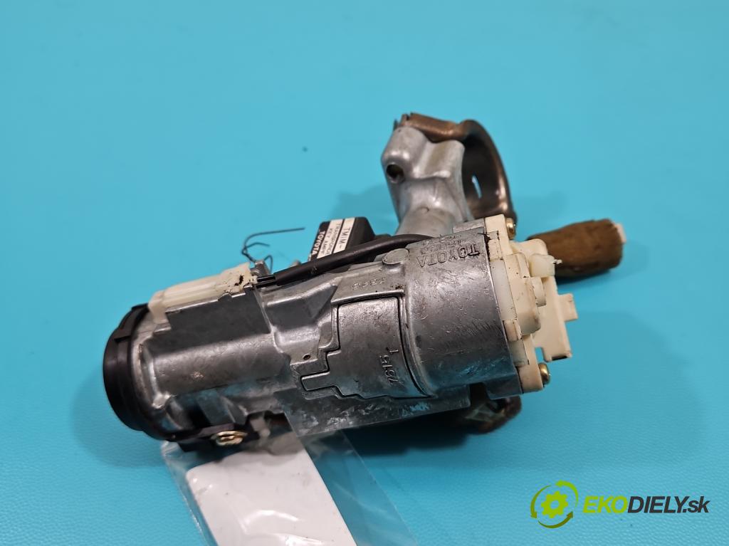 Toyota Starlet 1.3 16v 75 HP manual 55 kW 1332 cm3 5- Spínačka  (Spínacie skrinky a kľúče)