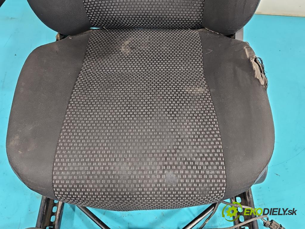 Mercedes Sprinter II 906 2006-  2,2.0 CDI 129 HP manual 95 kW 2143 cm3 5- Sedačka ľavý  (Sedačky, sedadlá)