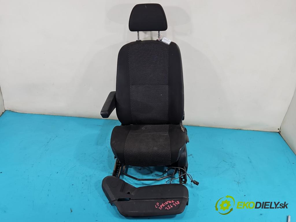 Mercedes Sprinter II 906 2006-  2,2.0 CDI 129 HP manual 95 kW 2143 cm3 5- Sedačka ľavý  (Sedačky, sedadlá)