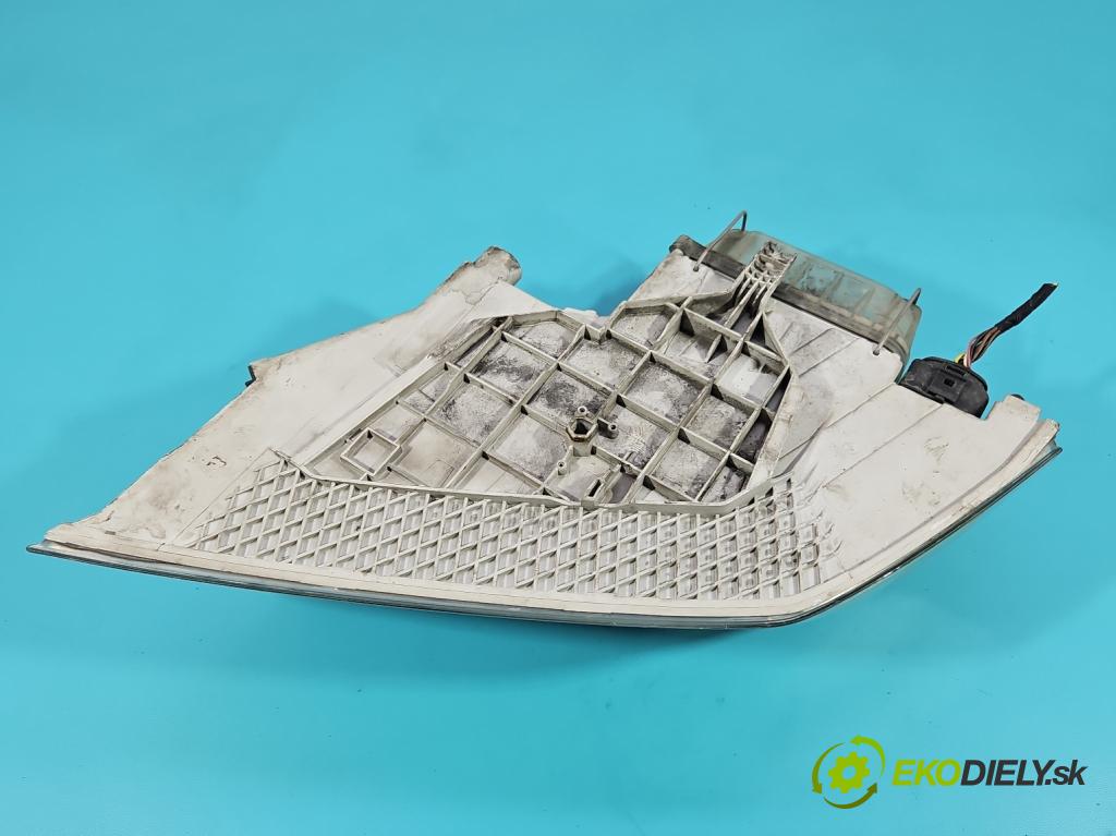 Skoda Octavia II 2004-2013 1.9 TDI (BLS) 105 HP manual 77 kW 1896 cm3 5- Reflektor: pravý  (Pravé)