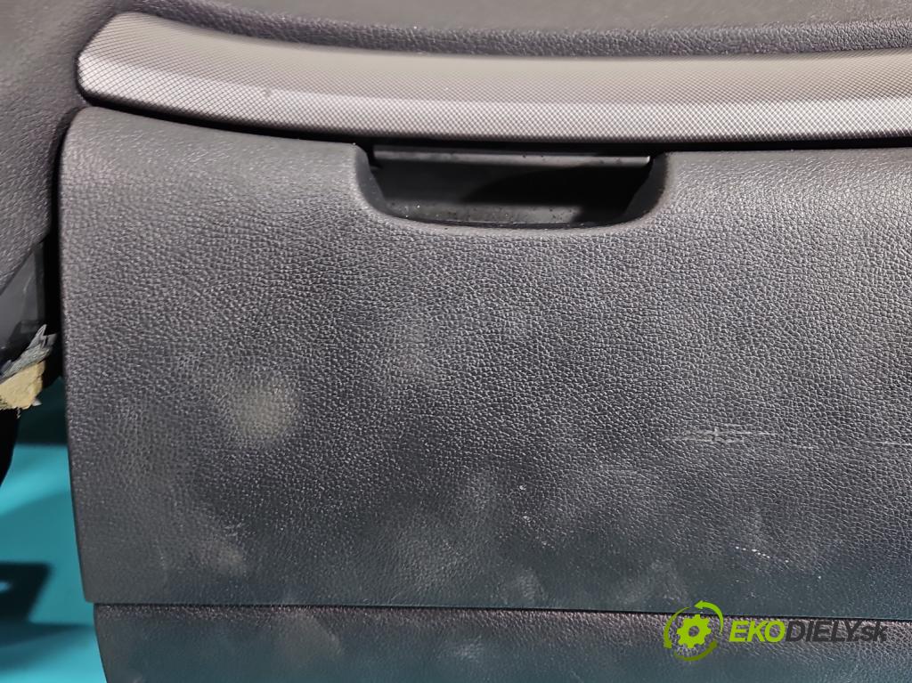 Skoda Octavia II 2004-2013 1.9 TDI (BLS) 105 HP manual 77 kW 1896 cm3 5- kokpit,pristrojová doska rozdeľovacia