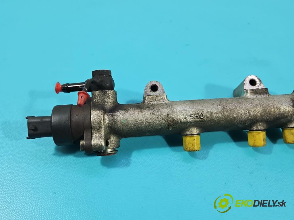 Hyundai Tucson I 2004-2009 2.0 crdi 113 HP automatic 83 kW 1991 cm3 5- lišta vstrekovacia 0445214075 (Vstrekovacie lišty)