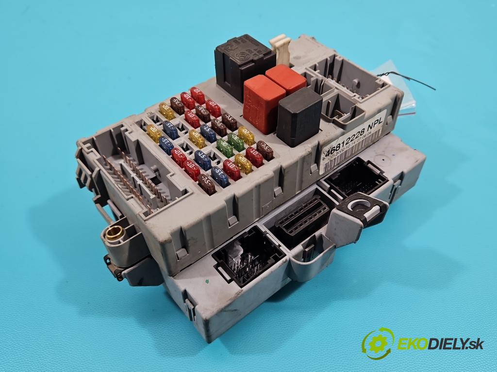 Fiat Punto II 1999-2010 1.2 60 hp manual 44 kW 1242 cm3 5- skříňka pojistková 46812228NPL (Pojistkové skříňky)