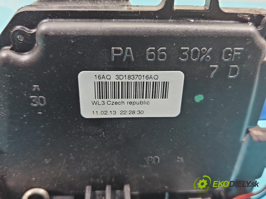 Vw Touran I 2003-2015 1.4 tsi 140 hp manual 103 kW 1390 cm3 5- zámek přední pravý 3D183701AQ