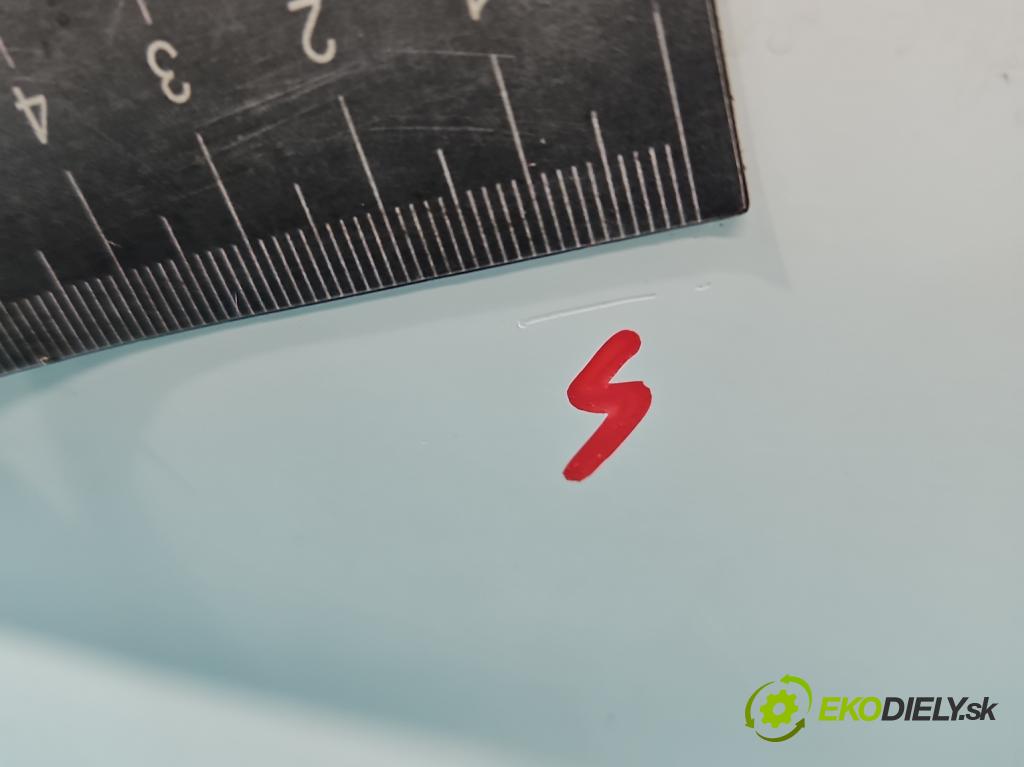 Suzuki Swift Mk5 1989-2004 1.0 JEDEN: 53KM manual 39 kW 993 cm3 5- zadní kufrové dveře  (Zadní kapoty)