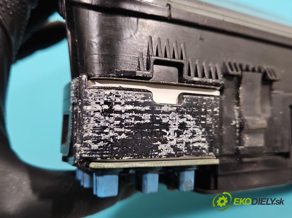 Mercedes C W202 1993-2001 1.8 122 HP manual 90 kW 1799 cm3 4- prístrojovka/ budíky 2025404811 (Prístrojová doska)