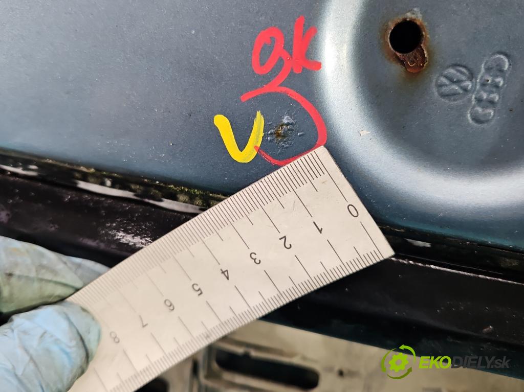 Vw Passat B3 1988-1993 1.9 td 75 hp manual 55 kW 1896 cm3 5- zadní kufrové dveře  (Zadní kapoty)