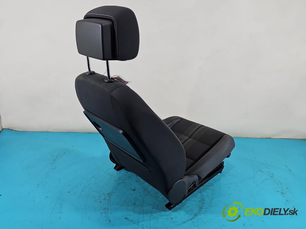 Vw Touran I 2003-2015 1.4 tsi 140 HP manual 103 kW 1390 cm3 5- Sedačka ľavý  (Sedačky, sedadlá)