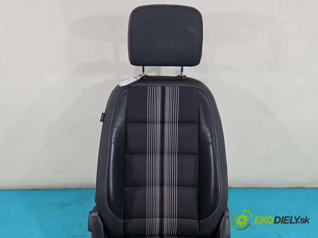 Vw Touran I 2003-2015 1.4 tsi 140 HP manual 103 kW 1390 cm3 5- Sedačka pravý  (Sedačky, sedadlá)