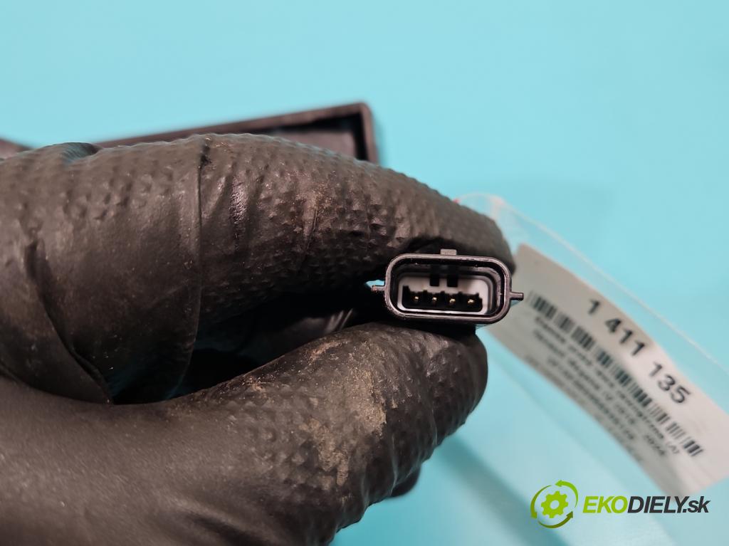 Renault Megane IV 2016-2024 1.2 Tce 132  HP manual 97 kW 1197 cm3 5- rukoväť predné ľavé mimo: 806078862R (Vonkajšie predné ľavé)