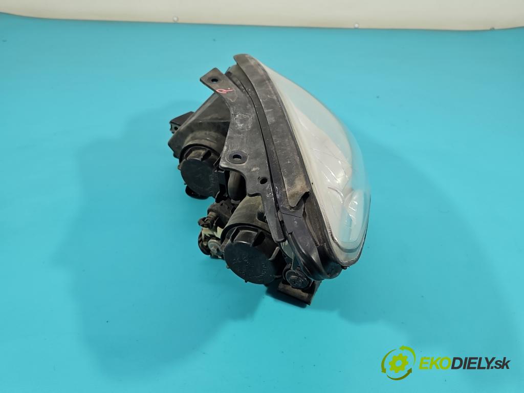 Hyundai I30 I 2007-2012 1.6 16V 122 HP manual 90 kW 1591 cm3 5- Reflektor: pravý 92102-2LXXX (Pravé)