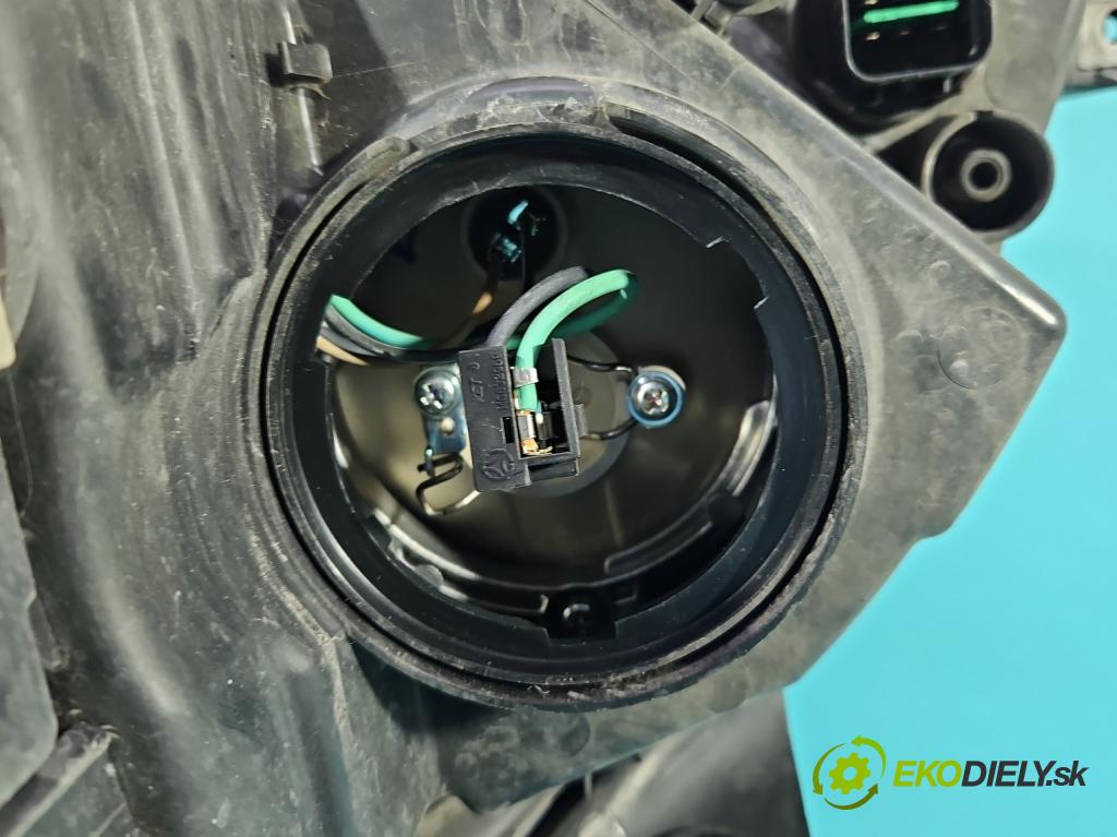 Hyundai I30 I 2007-2012 1.6 16V 122 HP manual 90 kW 1591 cm3 5- Reflektor: pravý 92102-2LXXX (Pravé)