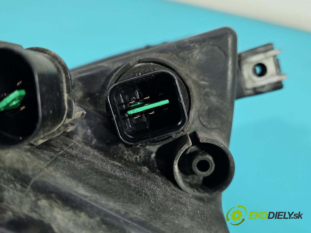 Hyundai I30 I 2007-2012 1.6 16V 122 HP manual 90 kW 1591 cm3 5- Reflektor: pravý 92102-2LXXX (Pravé)