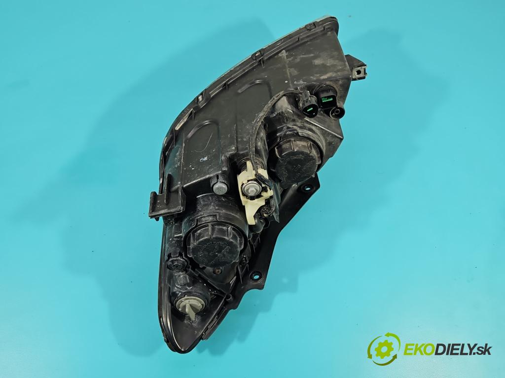 Hyundai I30 I 2007-2012 1.6 16V 122 HP manual 90 kW 1591 cm3 5- Reflektor: pravý 92102-2LXXX (Pravé)