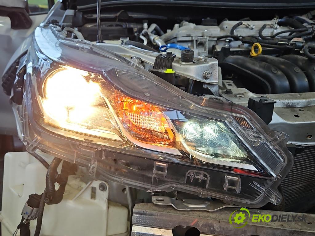 Toyota Corolla E21 2019- 1.6 16V 132  HP manual 97 kW 1598 cm3 4- Reflektor: pravý 81110-02T30 (Pravé)