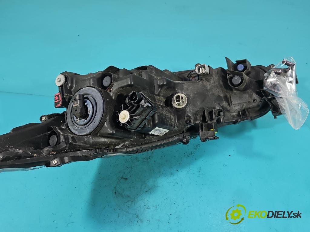 Toyota Corolla E21 2019- 1.6 16V 132  HP manual 97 kW 1598 cm3 4- Reflektor: pravý 81110-02T30 (Pravé)