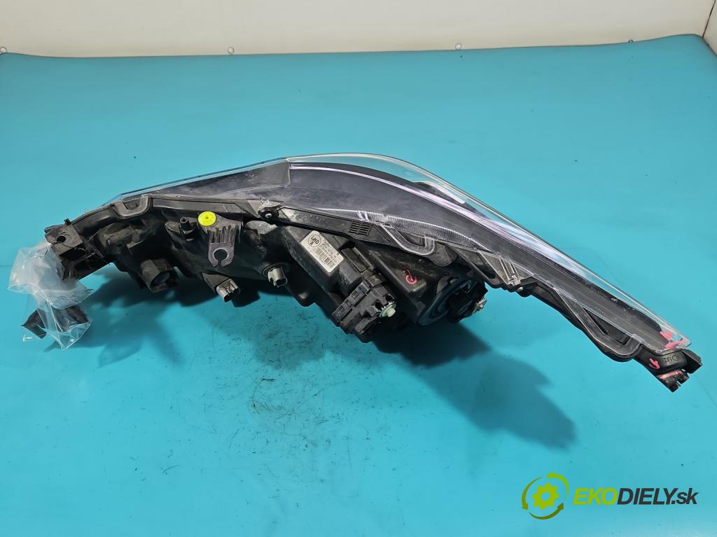 Toyota Corolla E21 2019- 1.6 16V 132  HP manual 97 kW 1598 cm3 4- Reflektor: pravý 81110-02T30 (Pravé)